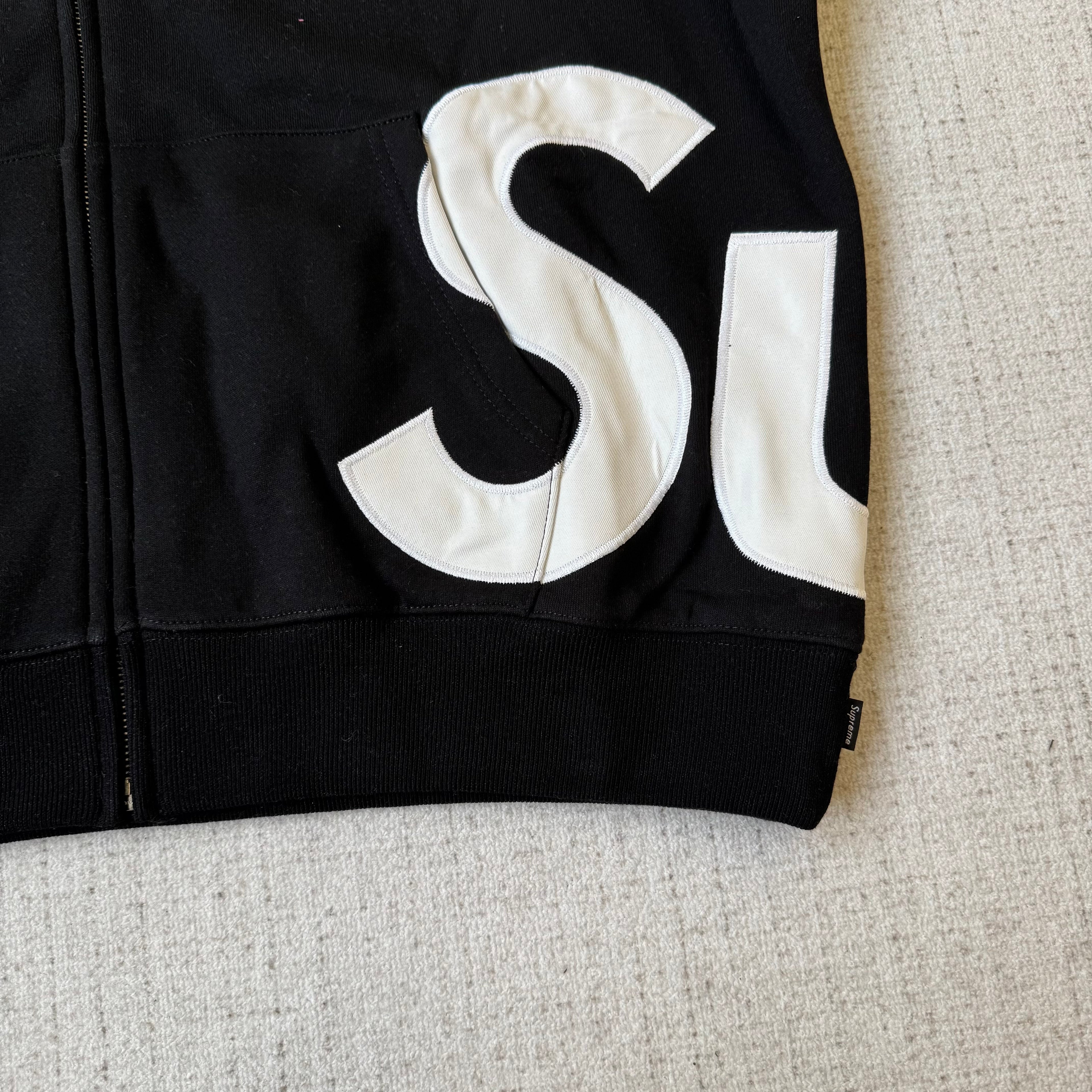 Supreme Zipper