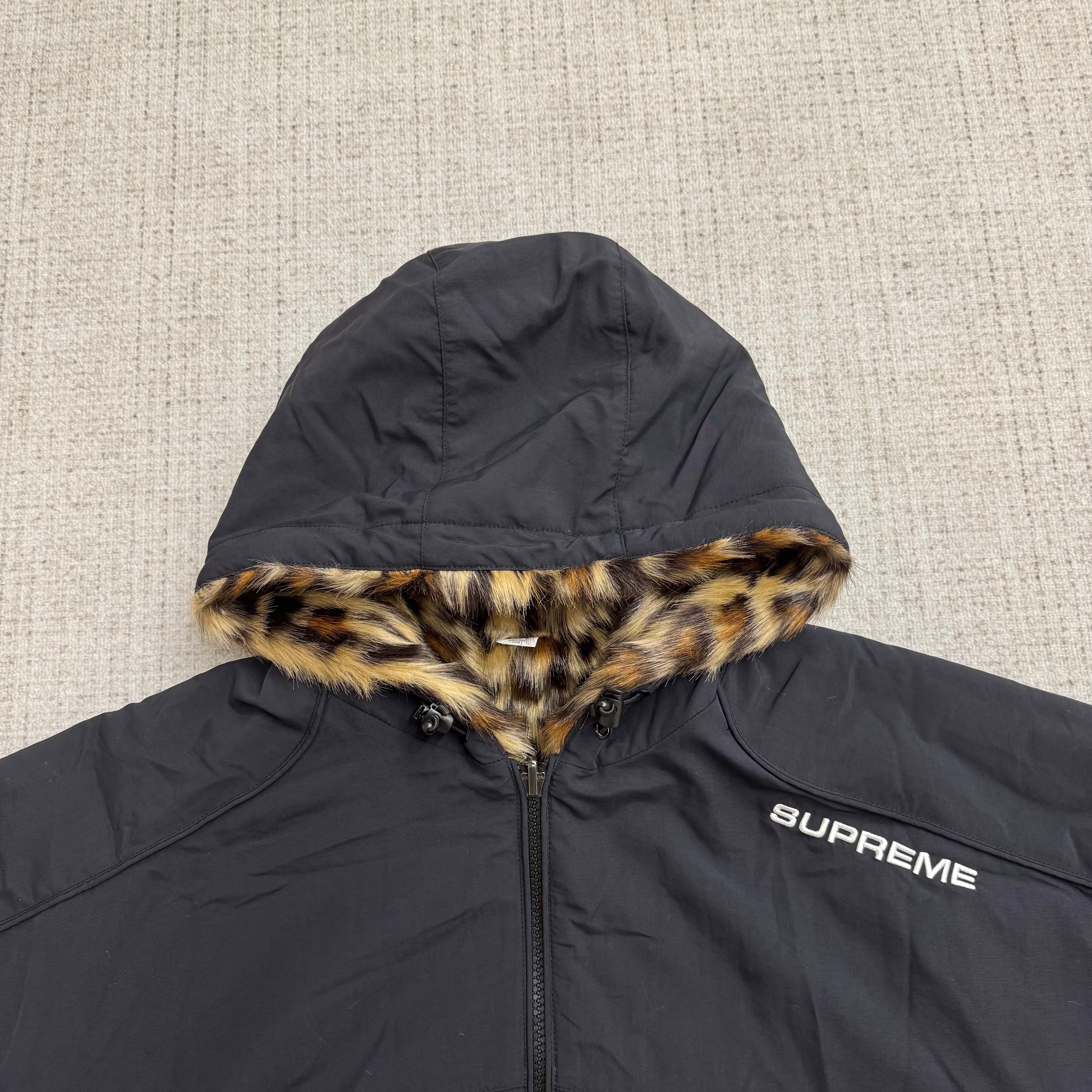 Supreme Kunstpelz Wende Trainingsjacke mit Kaupze