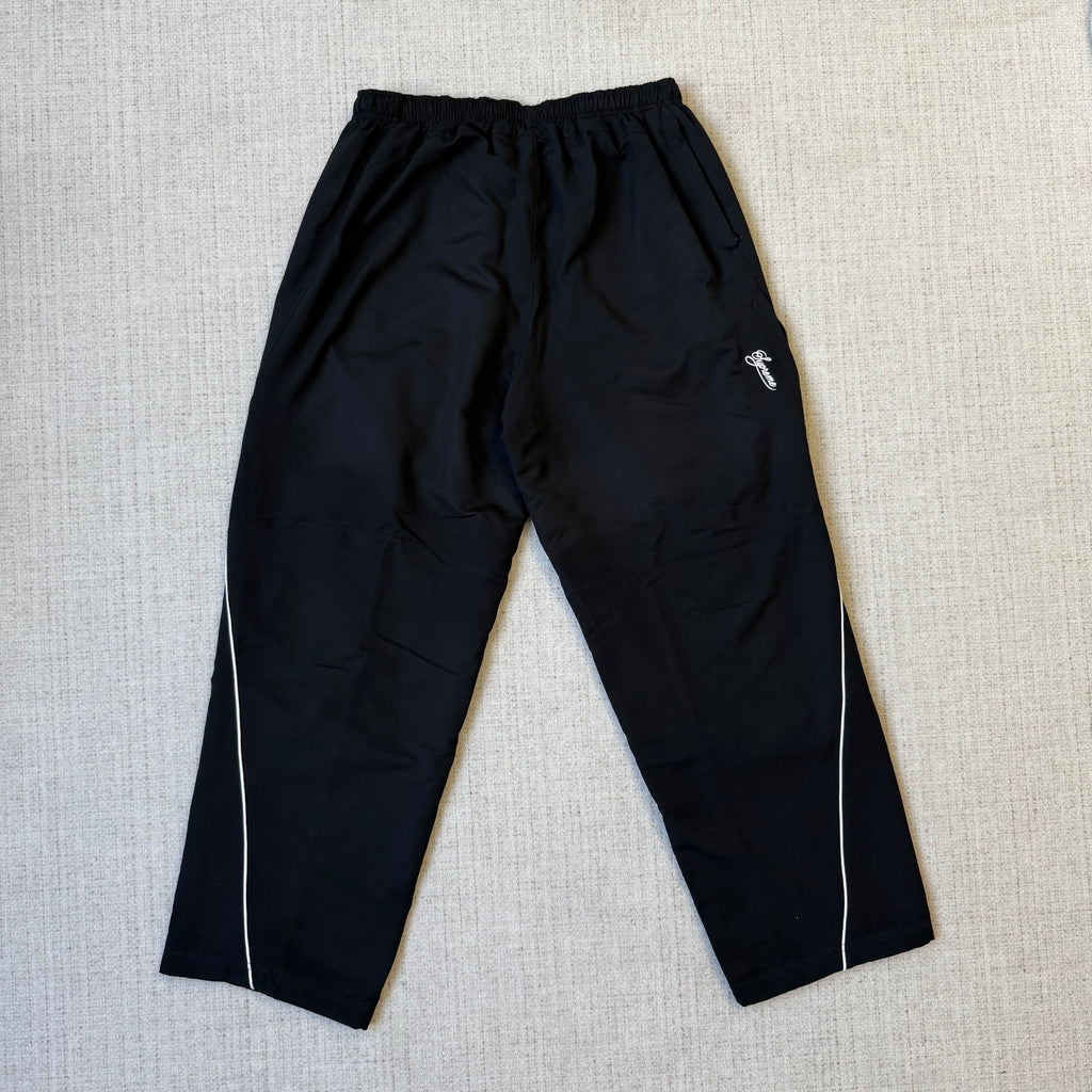 Supreme Nike Trainingshose (SS25) Schwarz
